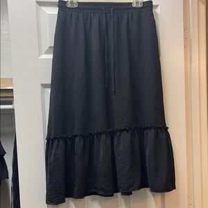 Women's Black Midi Ruffle-Hem Skirt